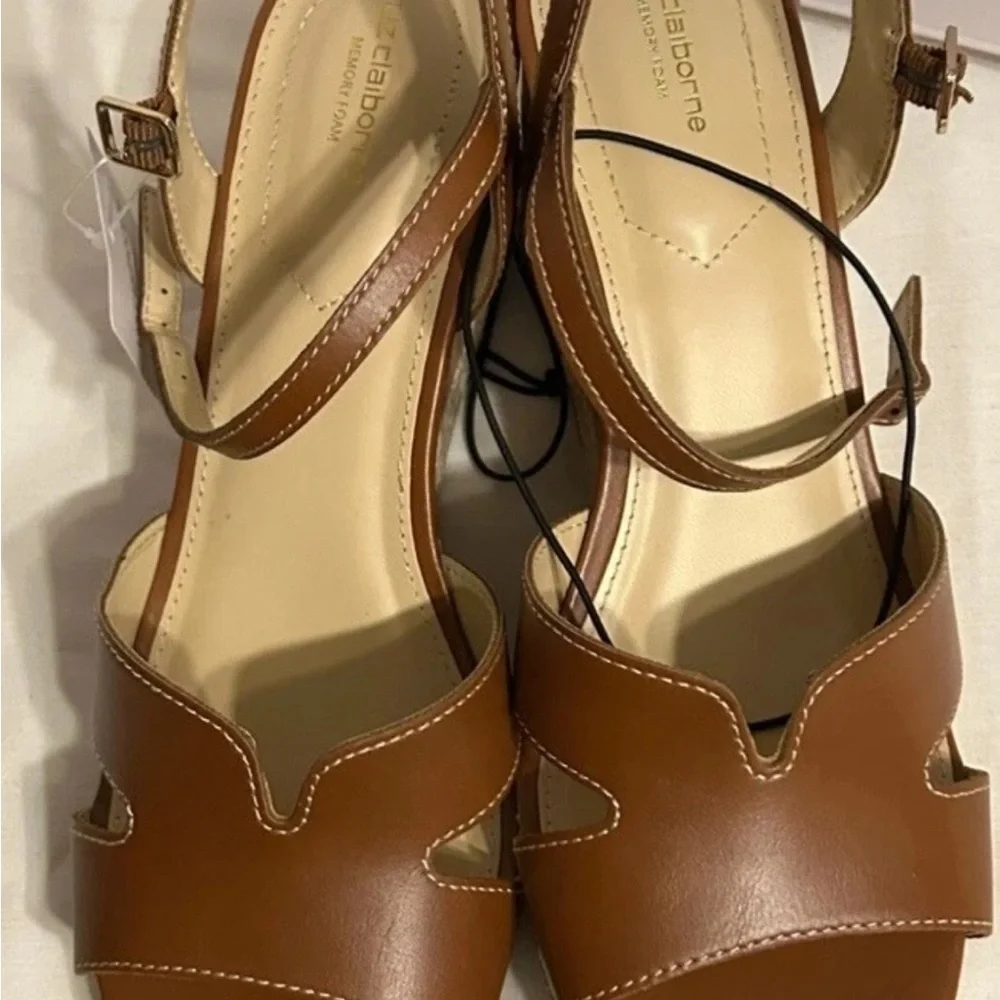 Liz Claiborne Women 10M Whiskey Brown Faux Leather Alton Wedge Sandals